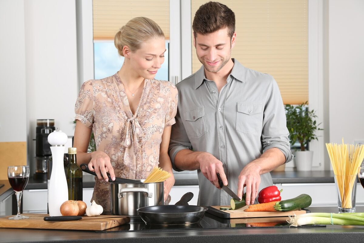 Cucinare in silenzio con chi ci piace