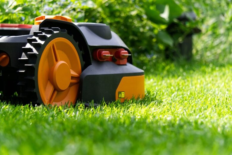 Cura del giardino domotica, comodità e risparmio energetico. Cura del giardino domotica, comodità e risparmio energetico.