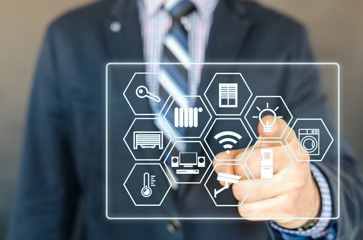 Norme di domotica da seguire per realizzare case intelligenti Norme di domotica da seguire per realizzare case intelligenti