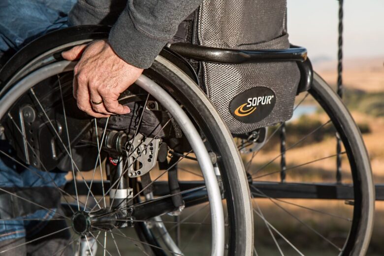 La domotica assistenziale a servizio di disabili e anziani La domotica assistenziale a servizio di disabili e anziani