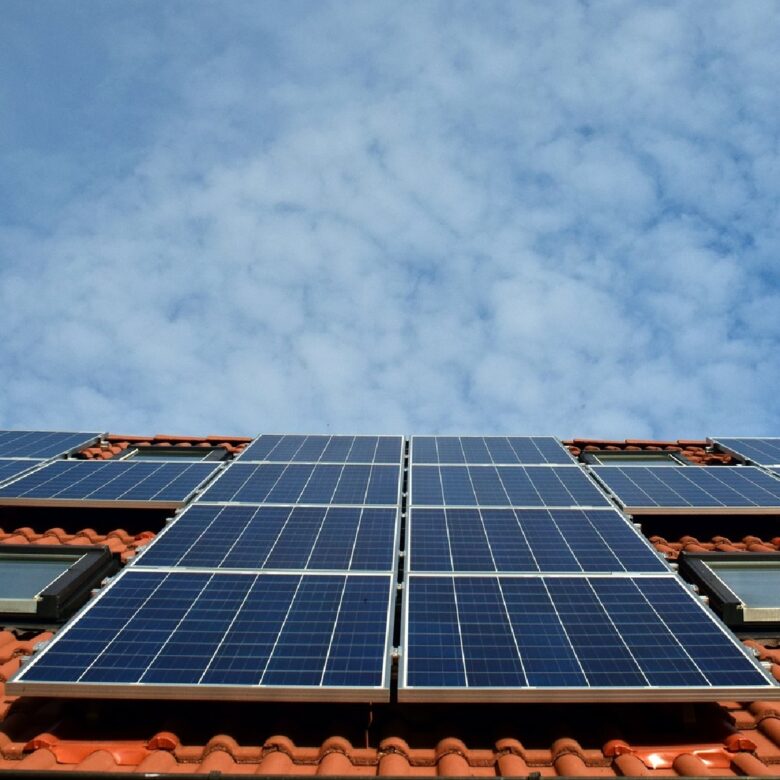 Fotovoltaico autopulente, la svolta del MIT Fotovoltaico autopulente, la svolta del MIT