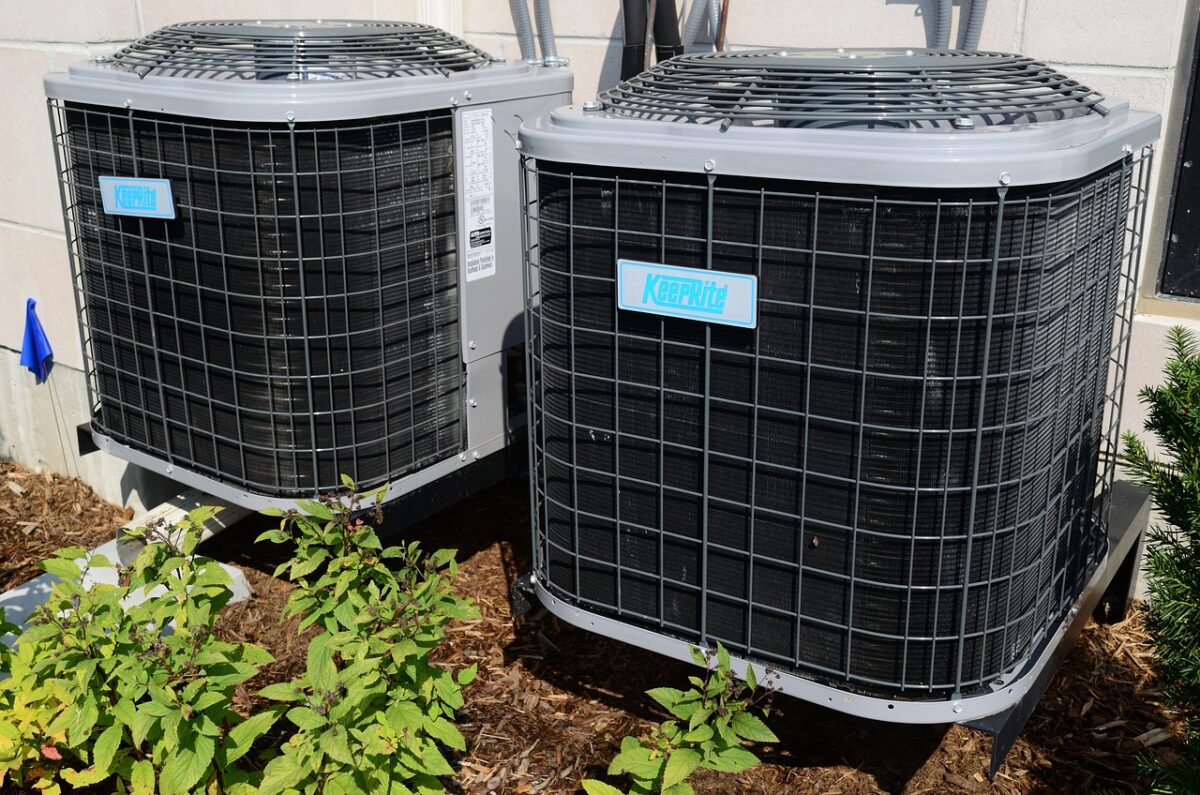 Risparmio in bolletta in Italia, aumentano le vendite di pompe di calore ed ibrido Risparmio in bolletta in Italia, aumentano le vendite di pompe di calore ed ibrido