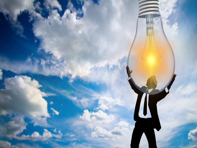 Fotovoltaico: arriva la soluzione risparmio con i pannelli inclinati e pure portatili! Fotovoltaico: arriva la soluzione risparmio con i pannelli inclinati e pure portatili!
