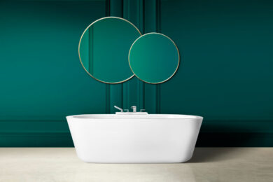 In bagno tornano protagonisti colori forti e linee morbide: lo stile veste la tua casa