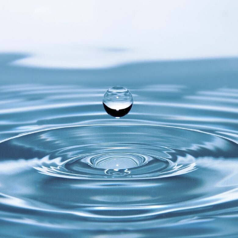 Idropannelli solari: l’innovazione che produce acqua potabile dall’aria Idropannelli solari: l’innovazione che produce acqua potabile dall’aria