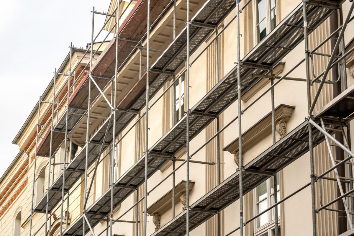 Ristrutturazione di un palazzo Ristrutturazione di un palazzo