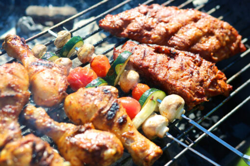 È vietato fare barbecue e grigliate sul balcone? La risposta della Legge
