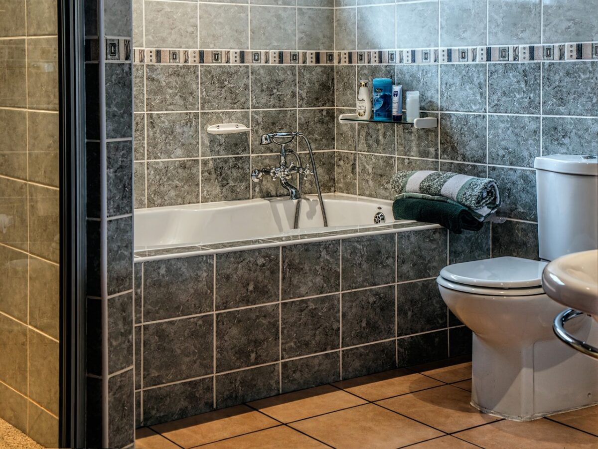 Creare un bagno in casa: trasforma un piccolo spazio già presente Creare un bagno in casa: trasforma un piccolo spazio già presente